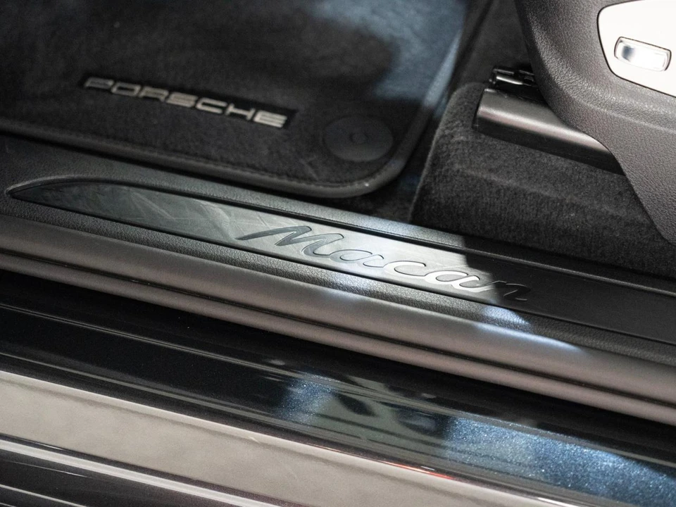 2026 Porsche Macan Electric - Image 13 of 30