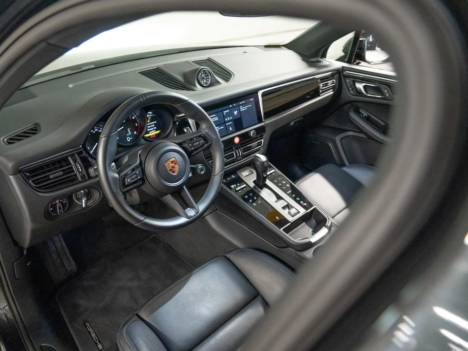 2026 Porsche Macan Electric - Image 5 of 30