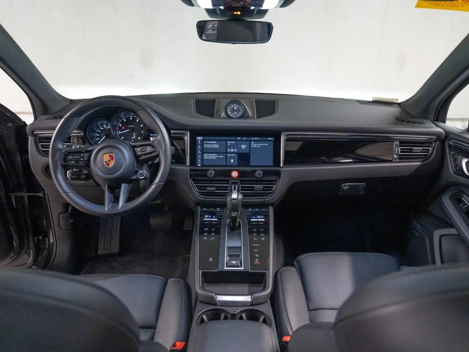 2026 Porsche Macan Electric - Image 27 of 30
