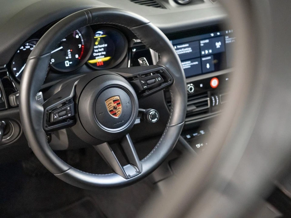 2026 Porsche Macan Electric - Image 16 of 30