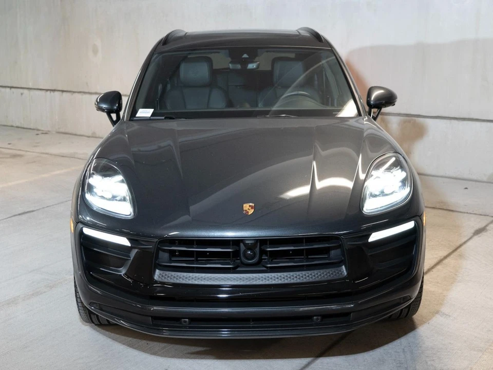 2026 Porsche Macan Electric - Image 7 of 30