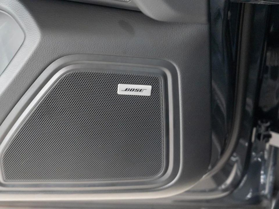 2026 Porsche Macan Electric - Image 19 of 30