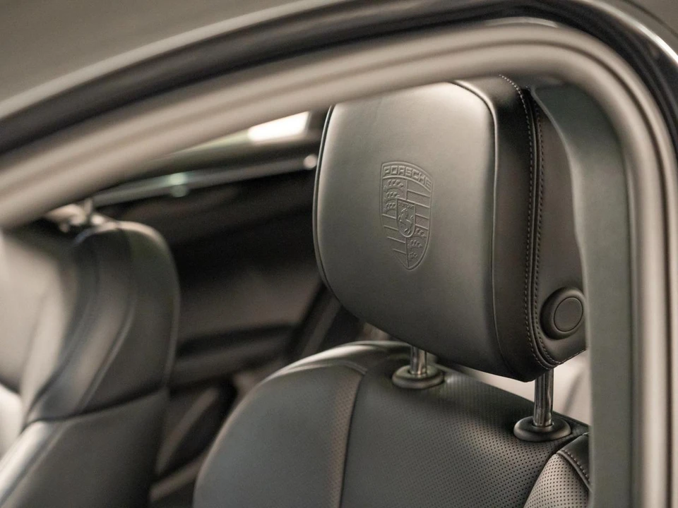2026 Porsche Macan Electric - Image 26 of 30