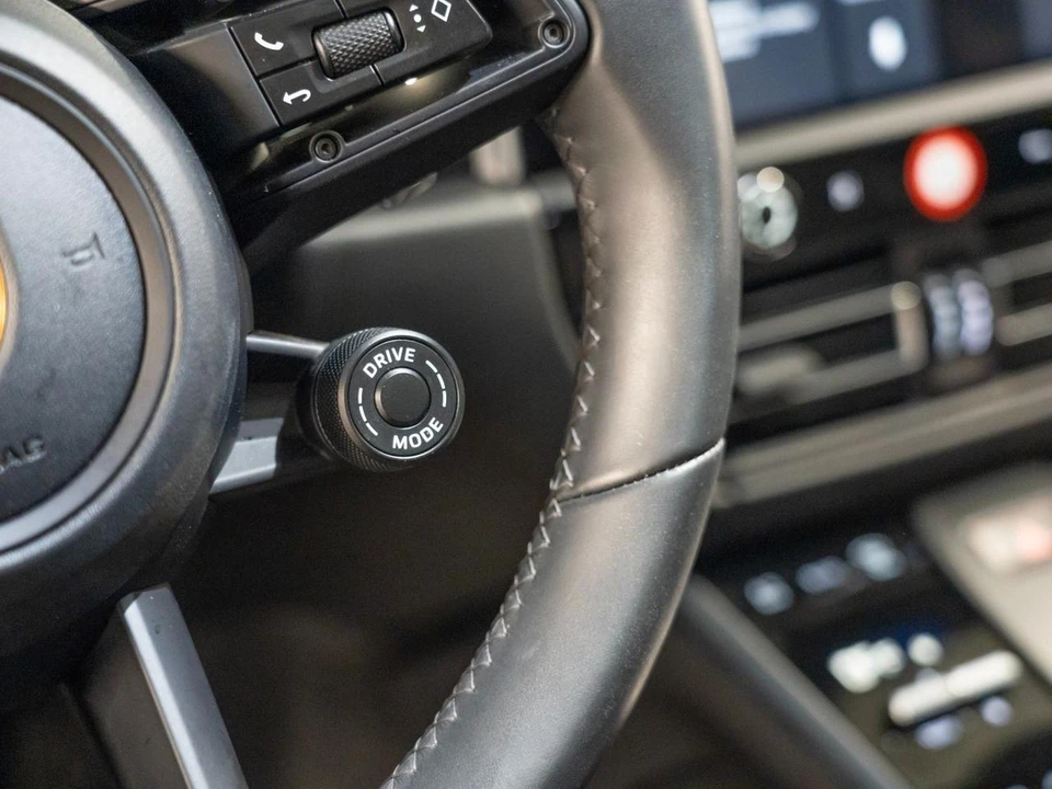 2026 Porsche Macan Electric - Image 24 of 30