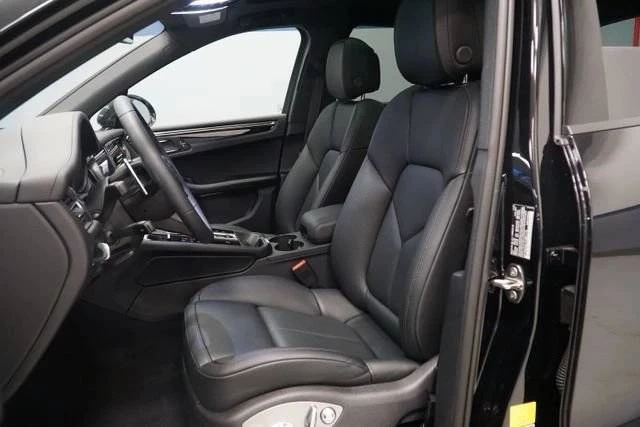 2026 Porsche Macan Electric - Image 5 of 5