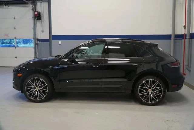 2026 Porsche Macan Electric - Image 2 of 5