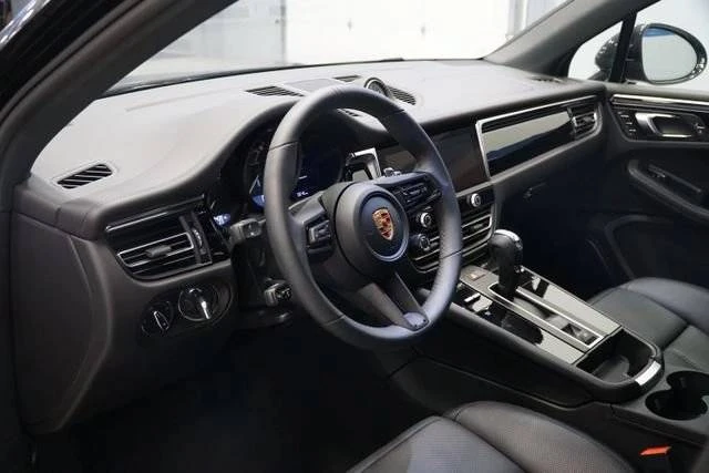 2026 Porsche Macan Electric - Image 4 of 5