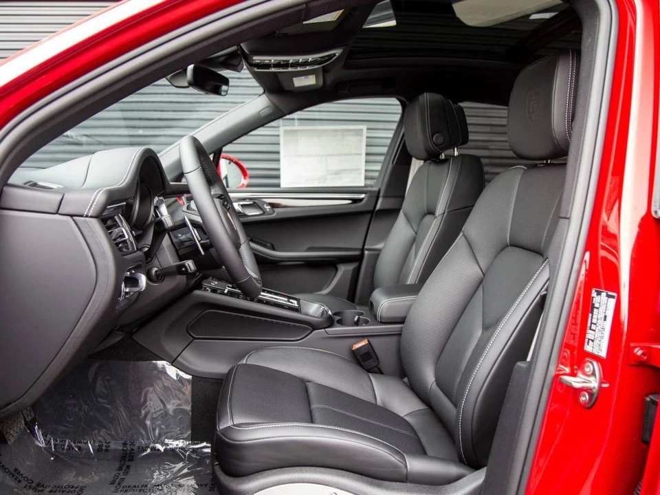2026 Porsche Macan Electric - Image 5 of 5