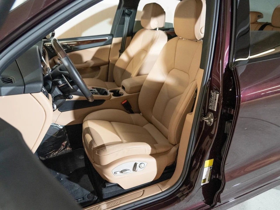 2026 Porsche Macan Electric - Image 6 of 29