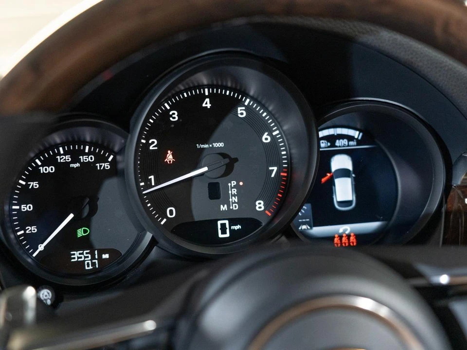 2026 Porsche Macan Electric - Image 20 of 29