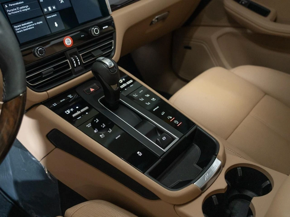 2026 Porsche Macan Electric - Image 23 of 29