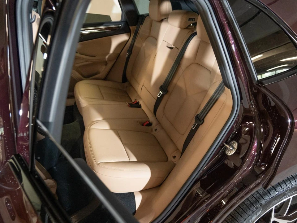 2026 Porsche Macan Electric - Image 25 of 29