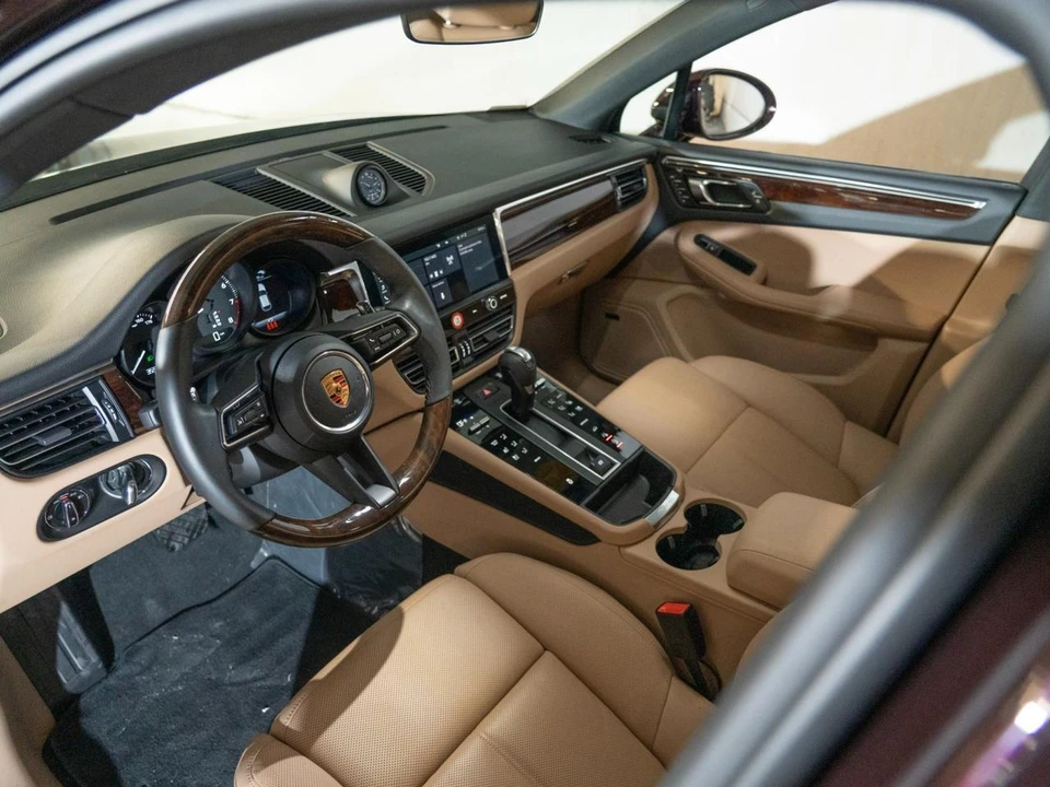 2026 Porsche Macan Electric - Image 5 of 29