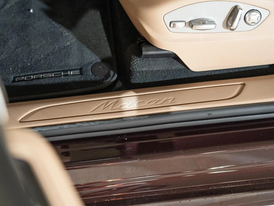 2026 Porsche Macan Electric - Image 13 of 29