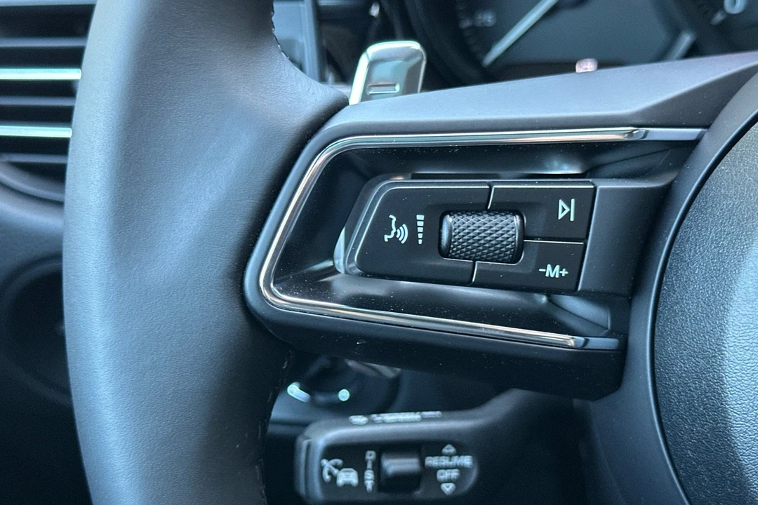 2026 Porsche Macan Electric - Image 30 of 31