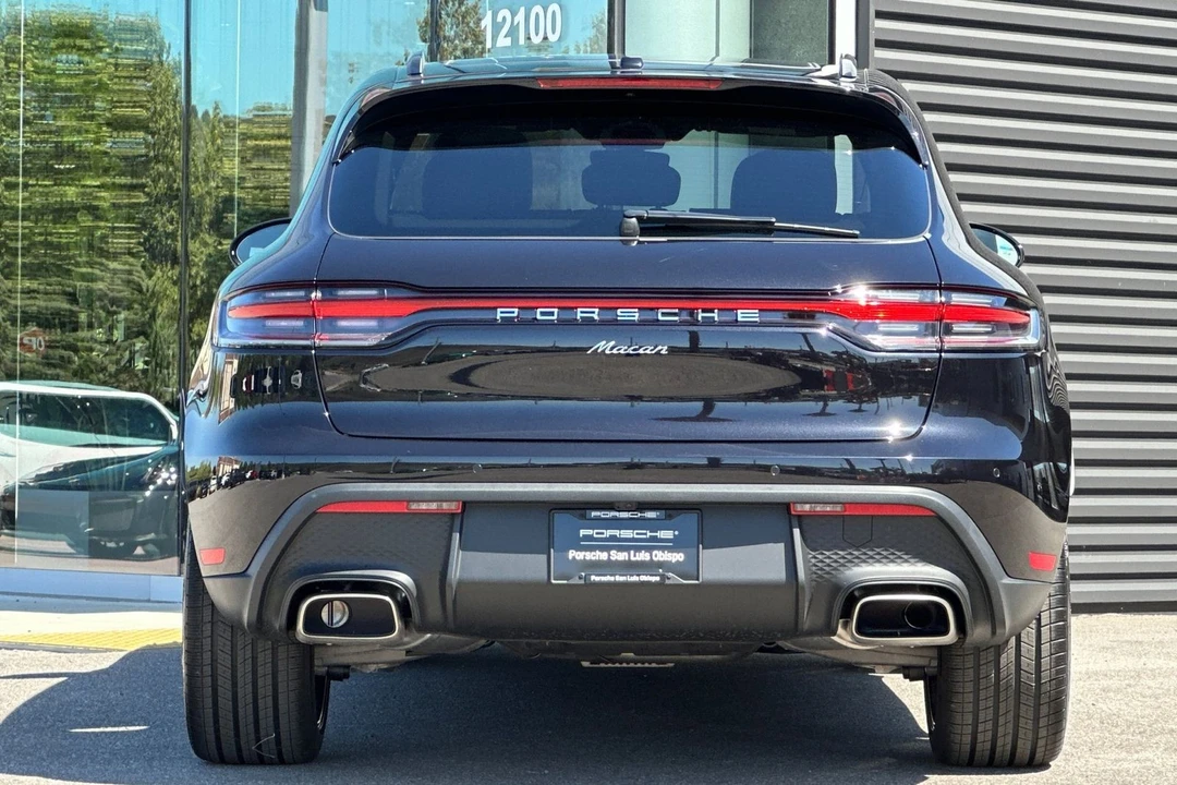 2026 Porsche Macan - Image 7 of 31
