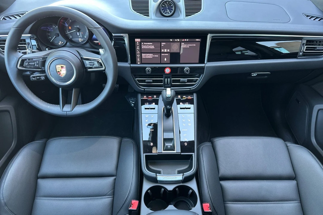 2026 Porsche Macan - Image 6 of 31