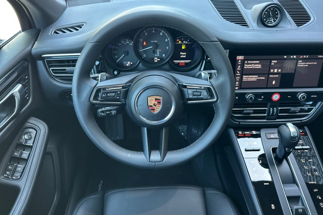 2026 Porsche Macan Electric - Image 16 of 31