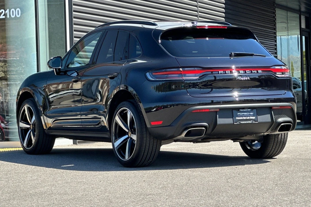 2026 Porsche Macan Electric - Image 3 of 31