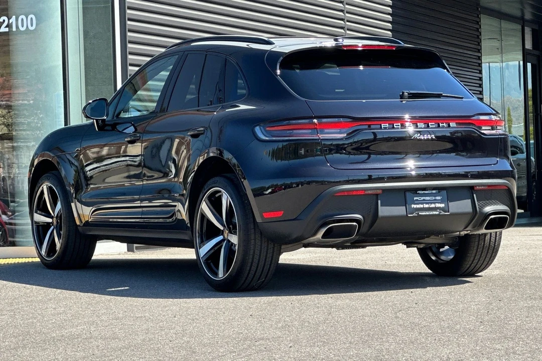 2026 Porsche Macan - Image 3 of 31