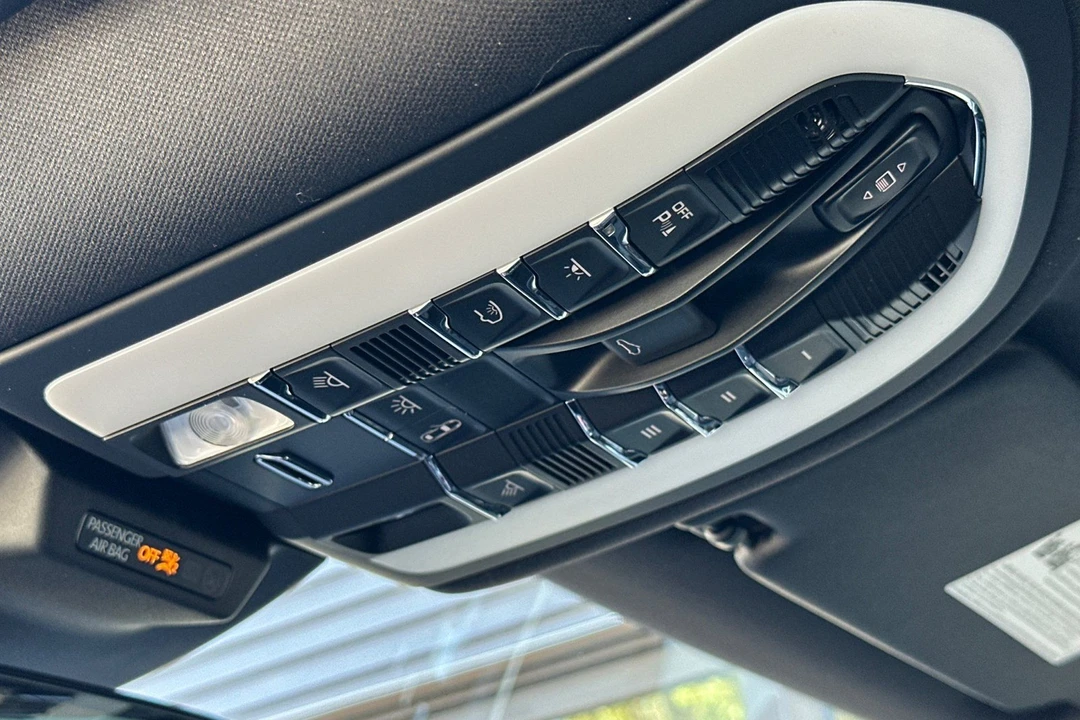 2026 Porsche Macan Electric - Image 21 of 31