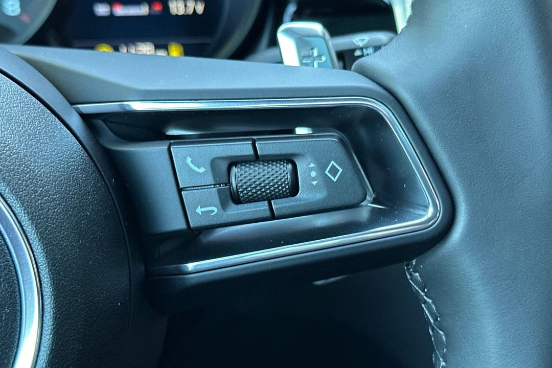 2026 Porsche Macan - Image 31 of 31