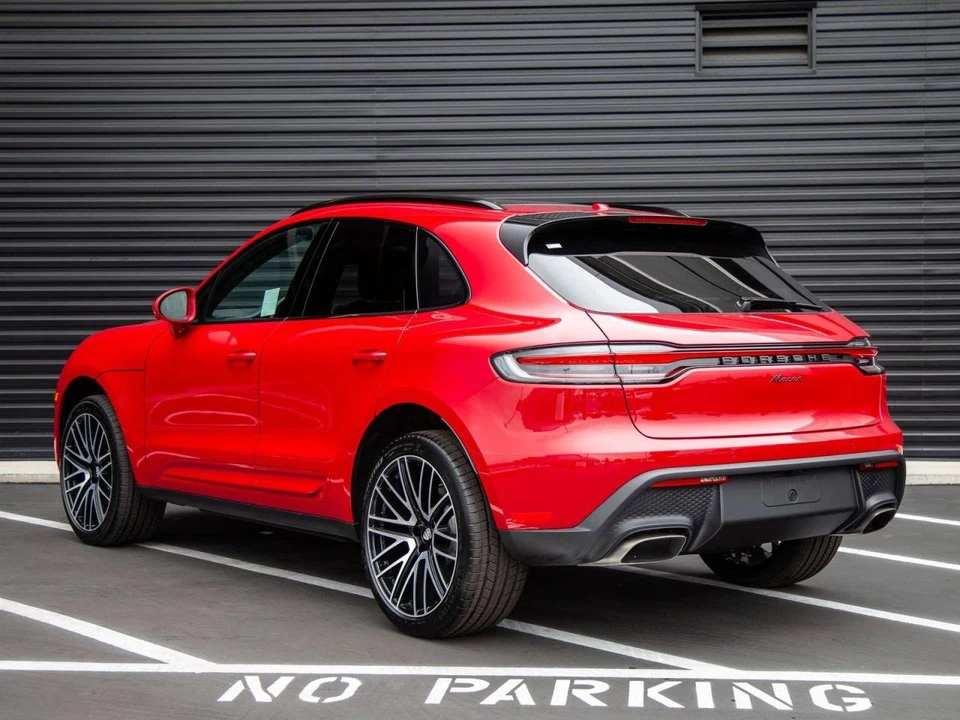 2026 Porsche Macan Electric - Image 3 of 5