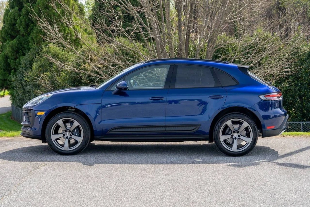 2026 Porsche Macan Electric - Image 3 of 5
