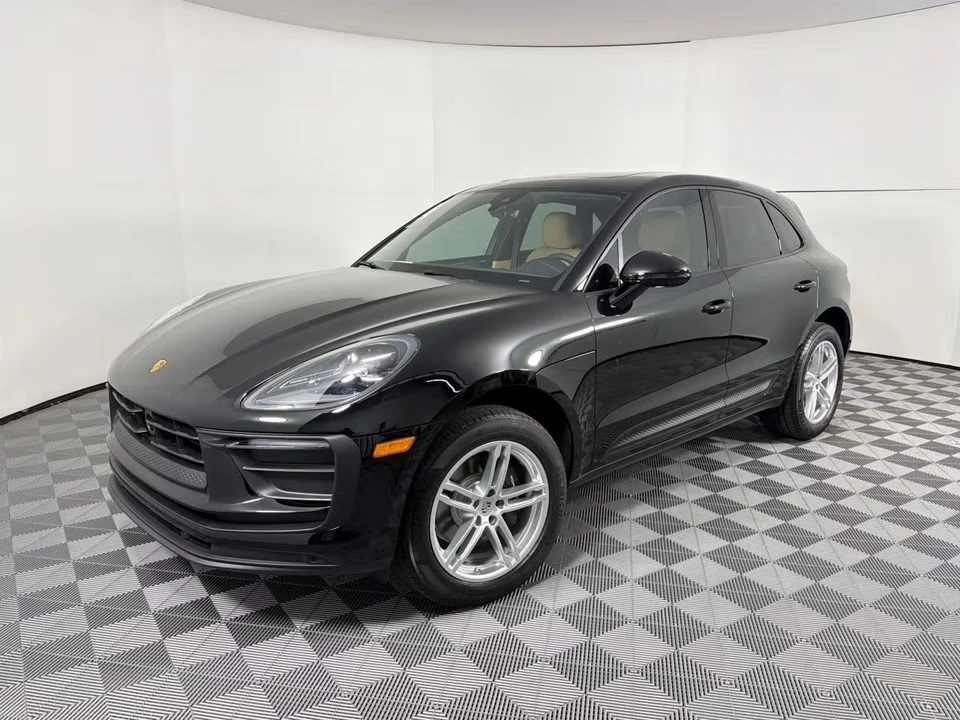2026 Porsche Macan - Image 4 of 31