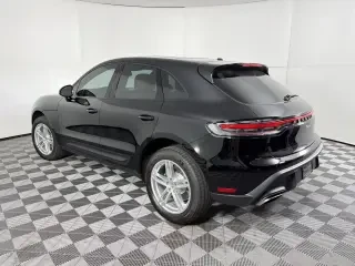 2026 Porsche Macan - Image 21 of 31