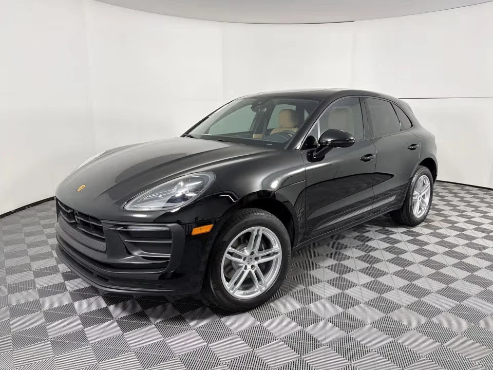 2026 Porsche Macan - Image 3 of 31