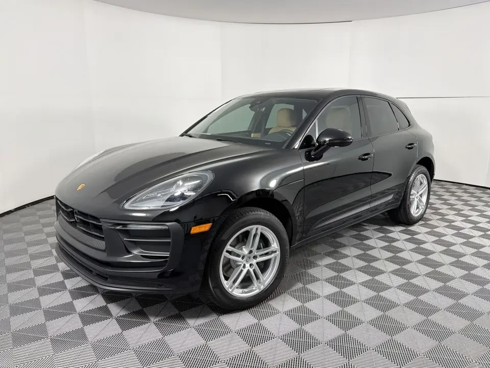 2026 Porsche Macan - Image 7 of 31