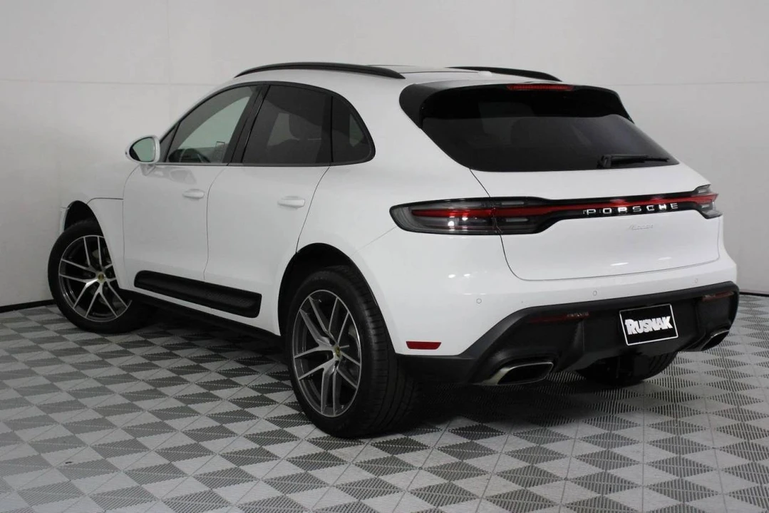 2026 Porsche Macan Electric - Image 3 of 5