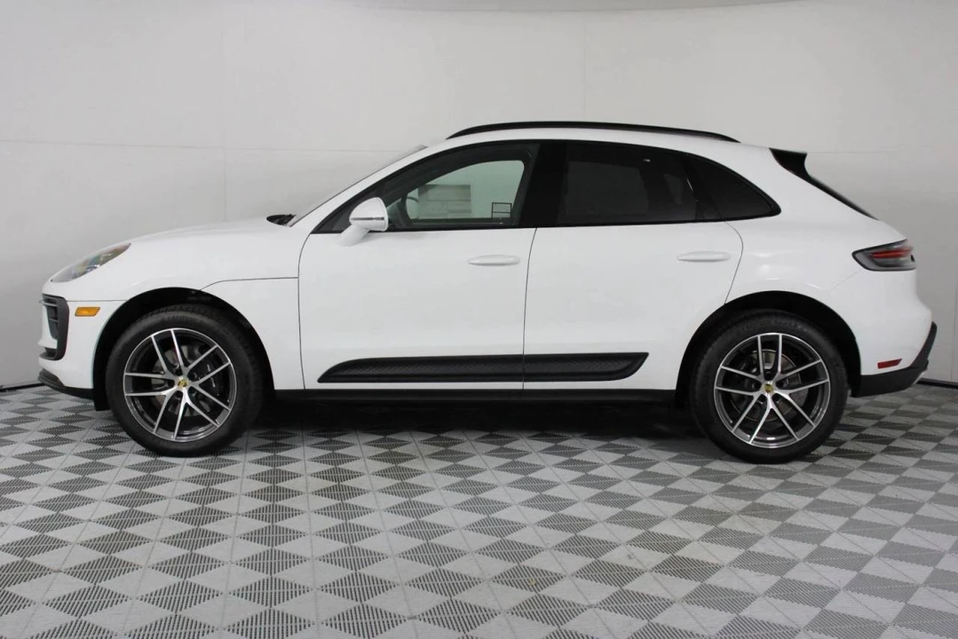 2026 Porsche Macan Electric - Image 2 of 5