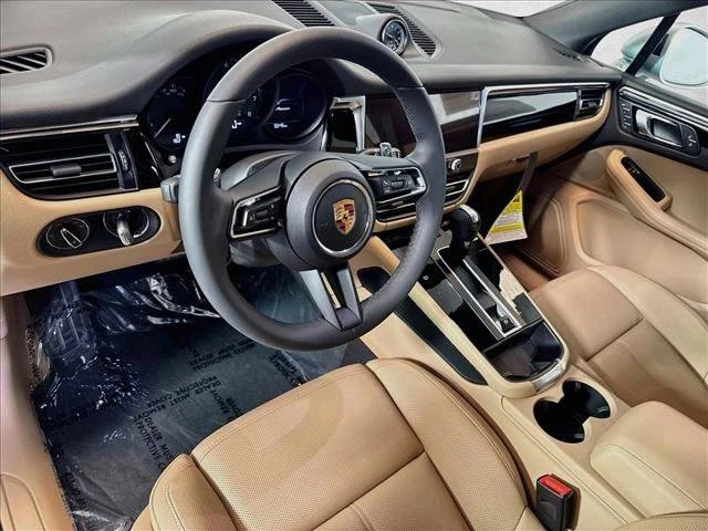 2026 Porsche Macan Electric - Image 4 of 5