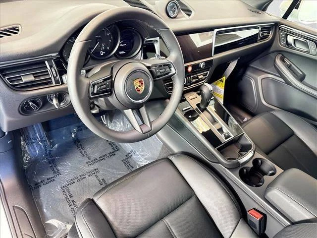 2026 Porsche Macan Electric - Image 4 of 5