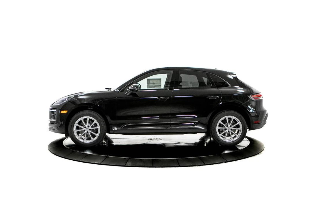 2026 Porsche Macan Electric - Image 2 of 5