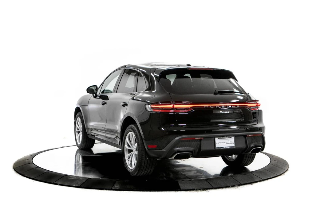 2026 Porsche Macan Electric - Image 3 of 5