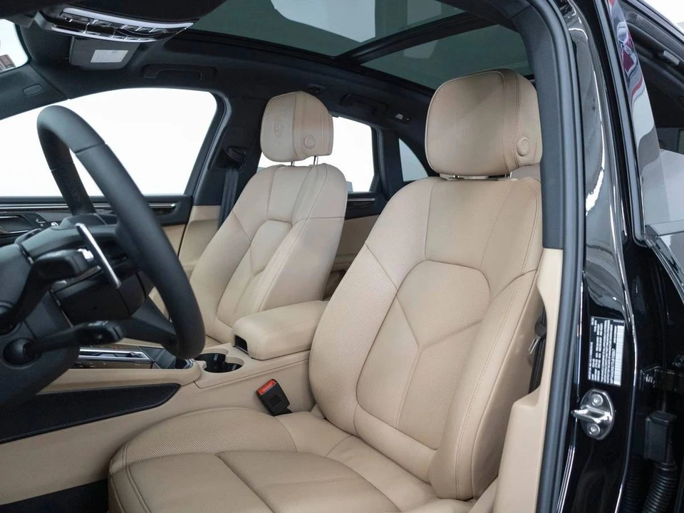 2026 Porsche Macan Electric - Image 5 of 5