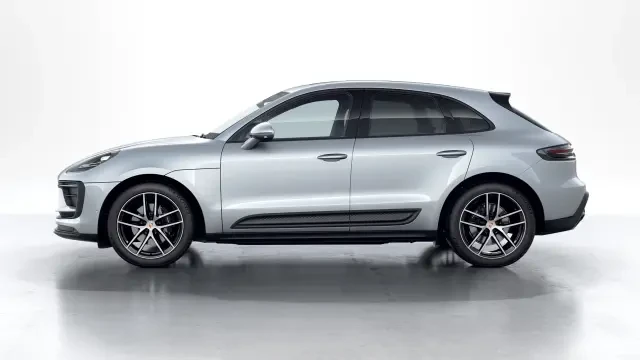 2026 Porsche Macan - Image 14 of 31