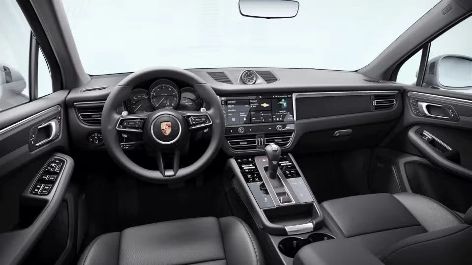 2026 Porsche Macan - Image 27 of 31