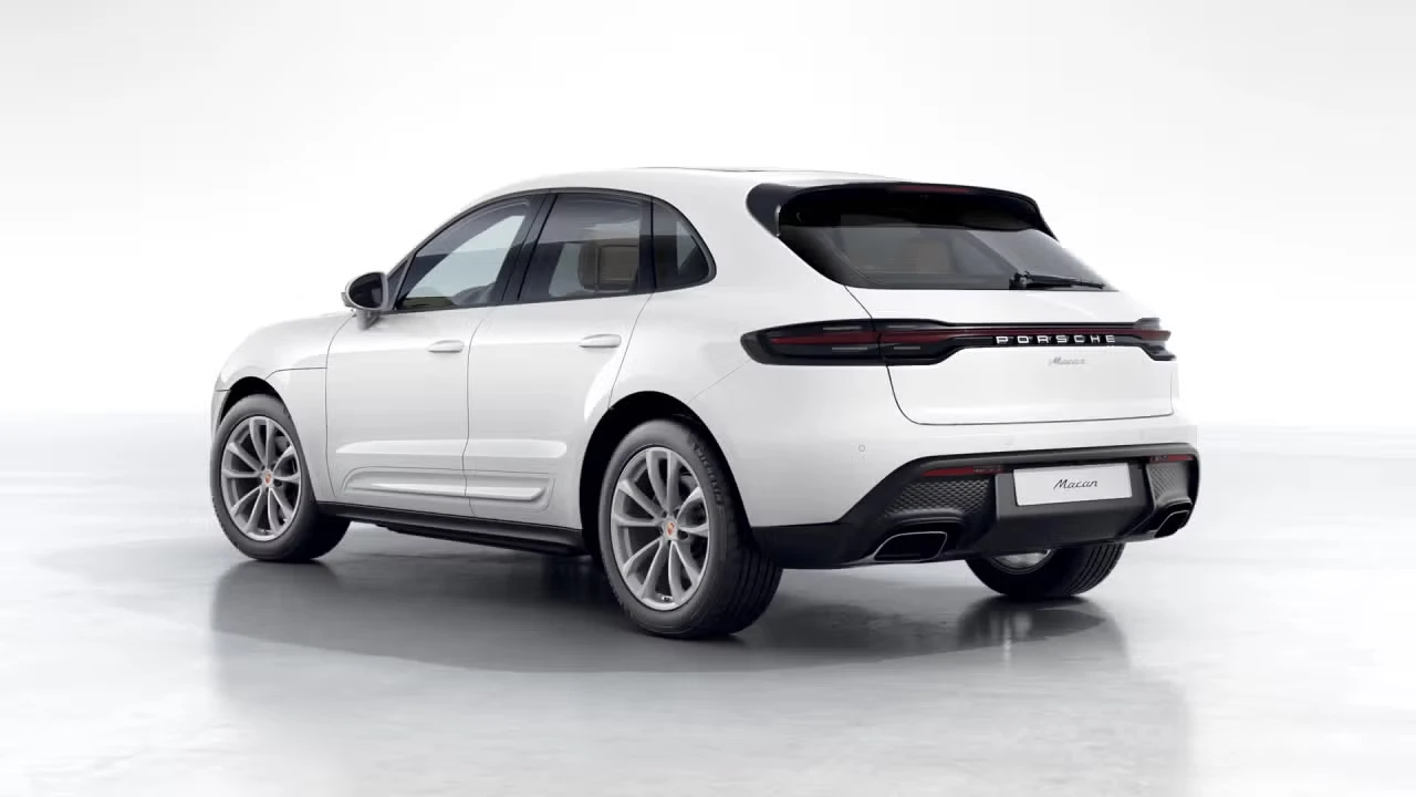 2026 Porsche Macan - Image 20 of 31