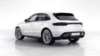 2026 Porsche Macan - Image 17 of 31