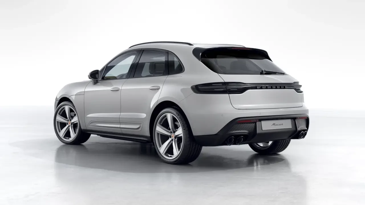 2026 Porsche Macan - Image 24 of 31