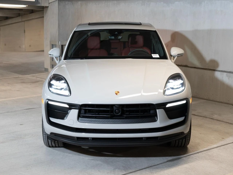 2026 Porsche Macan Electric - Image 6 of 28