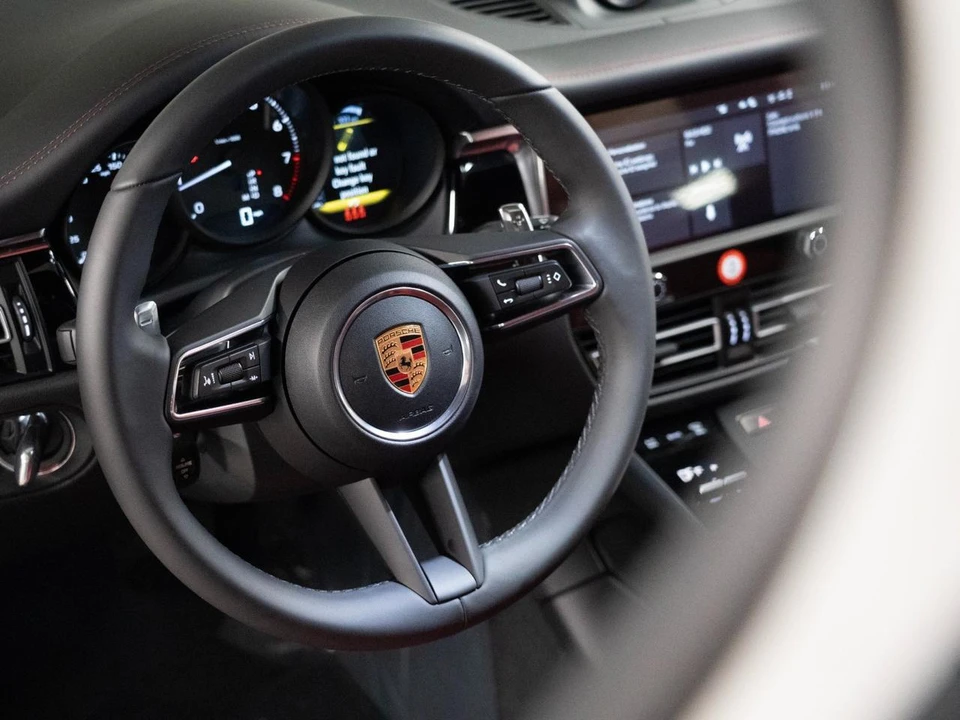 2026 Porsche Macan Electric - Image 15 of 28