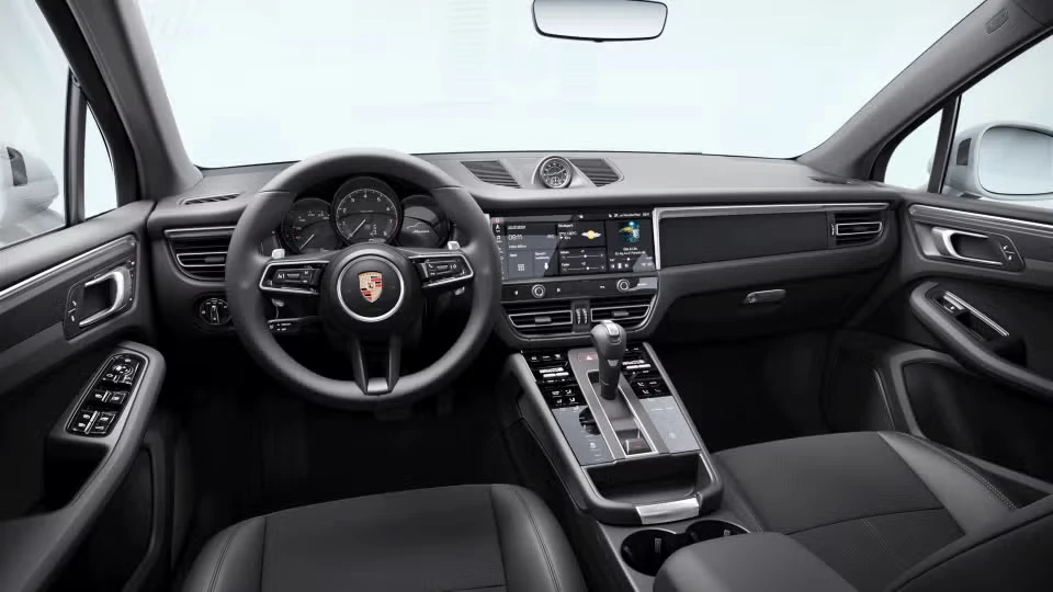 2026 Porsche Macan - Image 27 of 31