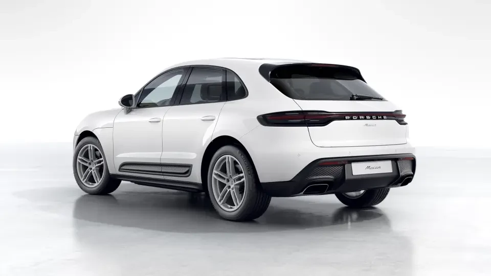 2026 Porsche Macan - Image 23 of 31