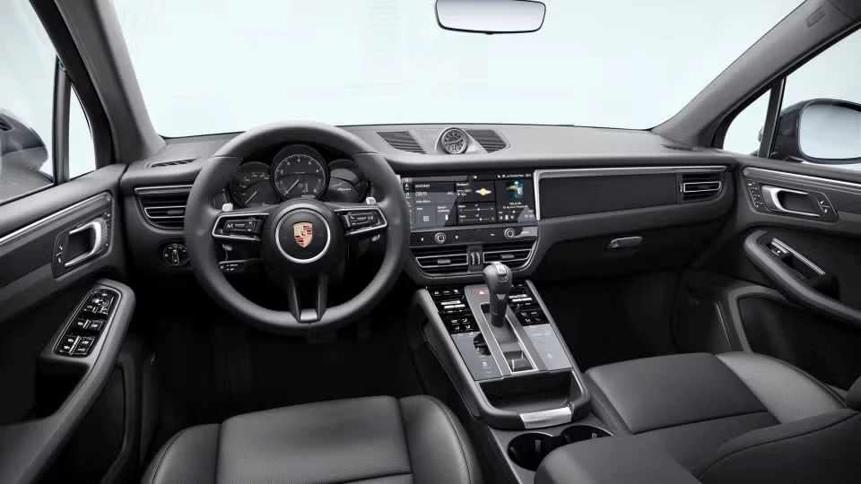 2026 Porsche Macan - Image 27 of 31
