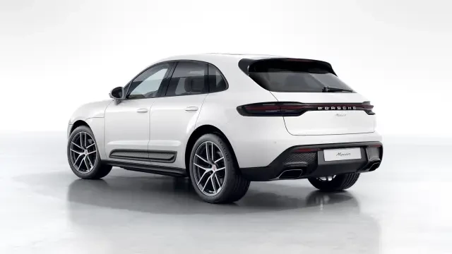 2026 Porsche Macan - Image 22 of 31